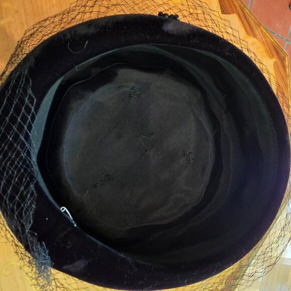 Vintage Black Pillbox Style Hat with Beadwork & Tulle - Picture 10 of 11